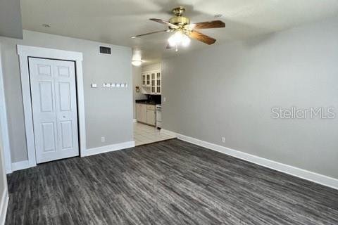 Apartamento en alquiler en Saint Petersburg, Florida, 1 dormitorio, 54.35 m2 № 1835683 - foto 3