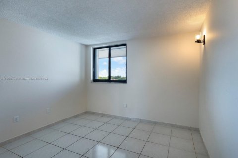 Снять в аренду кондоминиум в Майами, Флорида 2 спальни, 98.85м2, № 1956138 - фото 13