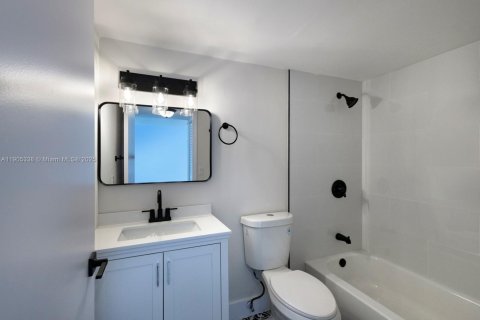 Снять в аренду кондоминиум в Майами, Флорида 2 спальни, 98.85м2, № 1956138 - фото 14