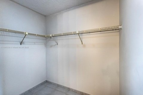 Снять в аренду кондоминиум в Майами, Флорида 2 спальни, 98.85м2, № 1956138 - фото 11