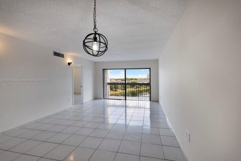 Снять в аренду кондоминиум в Майами, Флорида 2 спальни, 98.85м2, № 1956138 - фото 7