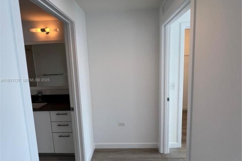 Copropriété à vendre à Miami, Floride: 2 chambres, 118.36 m2 № 1976669 - photo 13