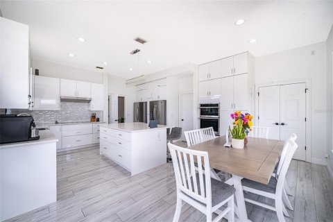 House in Montverde, Florida 5 bedrooms, 403.85 sq.m. № 1835897 - photo 21