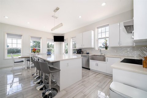 House in Montverde, Florida 5 bedrooms, 403.85 sq.m. № 1835897 - photo 16