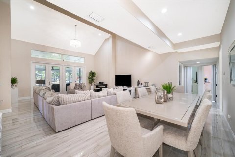 House in Montverde, Florida 5 bedrooms, 403.85 sq.m. № 1835897 - photo 12
