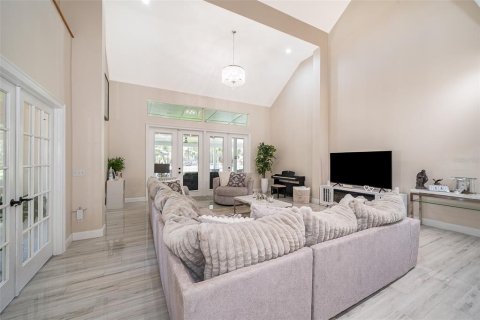 House in Montverde, Florida 5 bedrooms, 403.85 sq.m. № 1835897 - photo 13