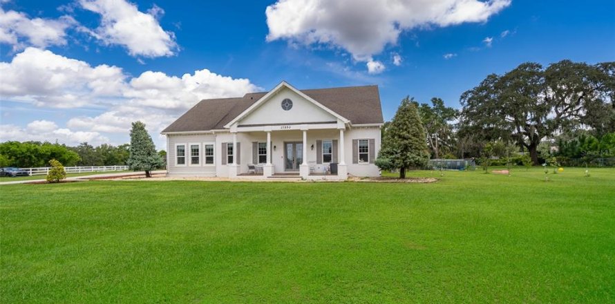 House in Montverde, Florida 5 bedrooms, 403.85 sq.m. № 1835897