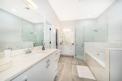 House in Montverde, Florida 5 bedrooms, 403.85 sq.m. № 1835897 - photo 7