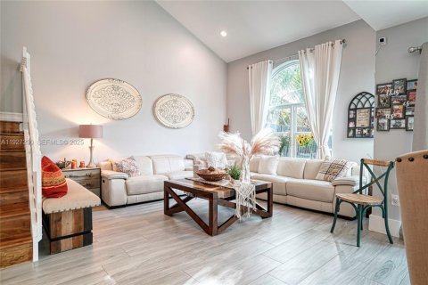 House in Sunrise, Florida 4 bedrooms, 171.59 sq.m. № 1985865 - photo 7