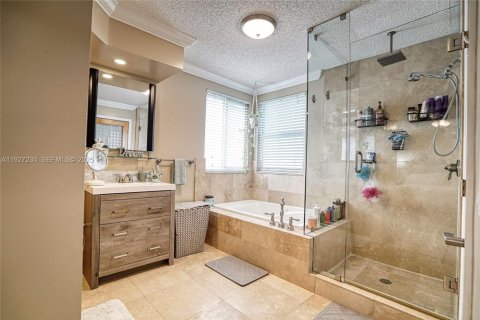 House in Sunrise, Florida 4 bedrooms, 171.59 sq.m. № 1985865 - photo 16