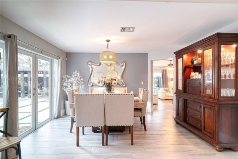 House in Sunrise, Florida 4 bedrooms, 171.59 sq.m. № 1985865 - photo 8