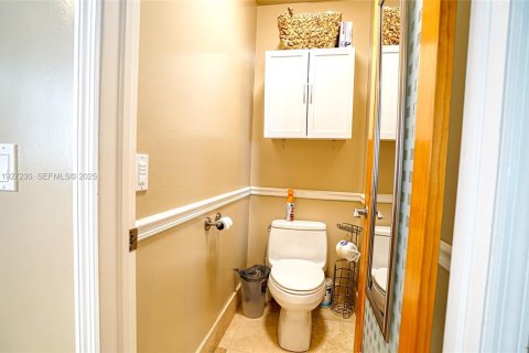 House in Sunrise, Florida 4 bedrooms, 171.59 sq.m. № 1985865 - photo 19