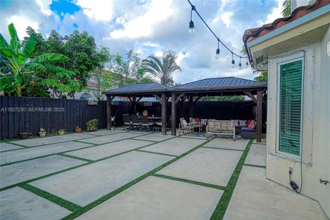 House in Sunrise, Florida 4 bedrooms, 171.59 sq.m. № 1985865 - photo 23