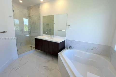 Villa ou maison à louer à Miami, Floride: 5 chambres, 382.66 m2 № 2255677 - photo 13
