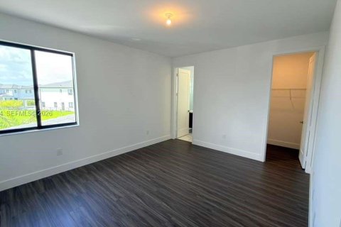 Villa ou maison à louer à Miami, Floride: 5 chambres, 382.66 m2 № 2255677 - photo 27