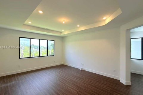 Villa ou maison à louer à Miami, Floride: 5 chambres, 382.66 m2 № 2255677 - photo 9