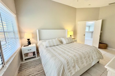 House in Weston, Florida 3 bedrooms, 150.04 sq.m. № 1994469 - photo 5