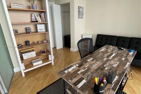 Copropriété à louer à Miami, Floride: 2 chambres, 97.36 m2 № 1683527 - photo 17