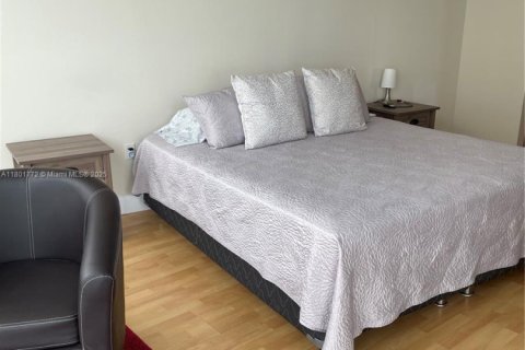 Copropriété à louer à Miami, Floride: 2 chambres, 97.36 m2 № 1683527 - photo 14