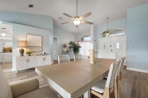 House in Port Charlotte, Florida 3 bedrooms, 199.46 sq.m. № 2092190 - photo 12