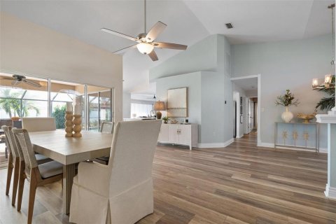 House in Port Charlotte, Florida 3 bedrooms, 199.46 sq.m. № 2092190 - photo 11