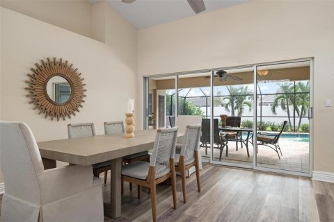 House in Port Charlotte, Florida 3 bedrooms, 199.46 sq.m. № 2092190 - photo 14