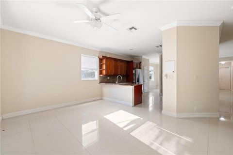 House in Parkland, Florida 4 bedrooms, 234.21 sq.m. № 2251647 - photo 17