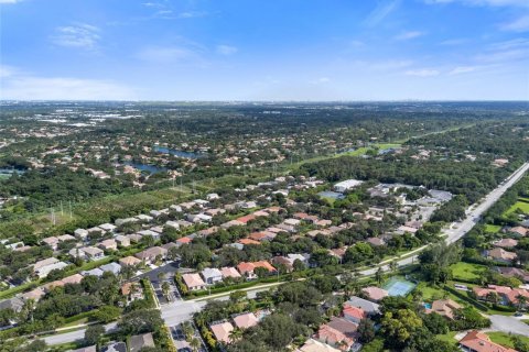 House in Parkland, Florida 4 bedrooms, 234.21 sq.m. № 2251647 - photo 3