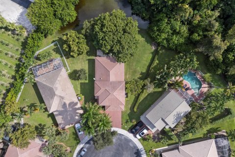 House in Parkland, Florida 4 bedrooms, 234.21 sq.m. № 2251647 - photo 2
