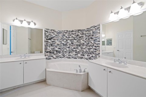 House in Parkland, Florida 4 bedrooms, 234.21 sq.m. № 2251647 - photo 16