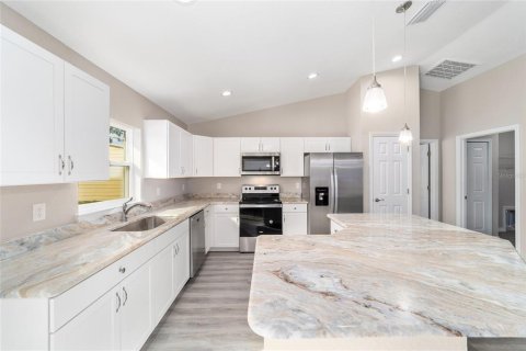 House in Belleview, Florida 3 bedrooms, 144.65 sq.m. № 1774043 - photo 6