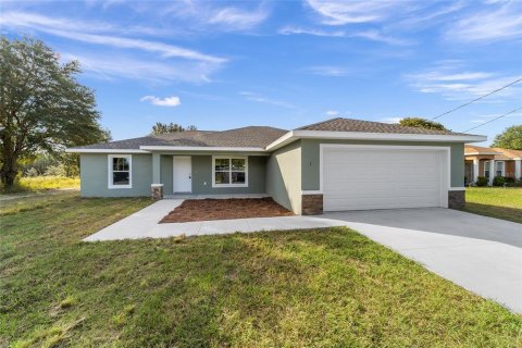 House in Belleview, Florida 3 bedrooms, 144.65 sq.m. № 1774043 - photo 1