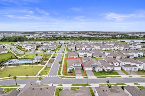 House in Orlando, Florida 5 bedrooms, 289.86 sq.m. № 1801439 - photo 3