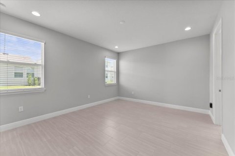 House in Orlando, Florida 5 bedrooms, 289.86 sq.m. № 1801439 - photo 27