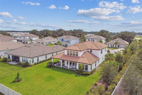 House in Wesley Chapel, Florida 5 bedrooms, 342.44 sq.m. № 1826642 - photo 5