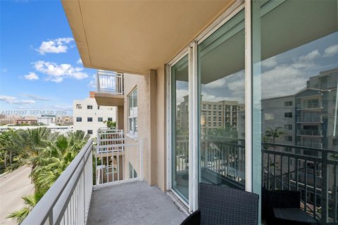 Купить кондоминиум в Майами, Флорида 2 спальни, 95.41м2, № 2432827 - фото 16