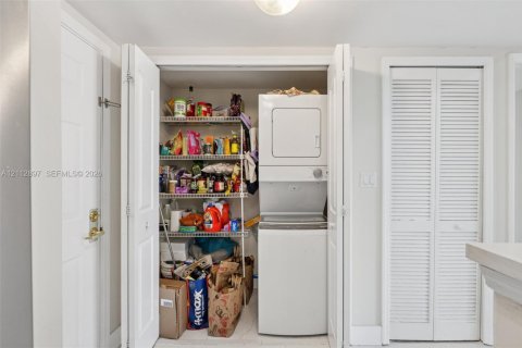 Купить кондоминиум в Майами, Флорида 2 спальни, 95.41м2, № 2432827 - фото 17
