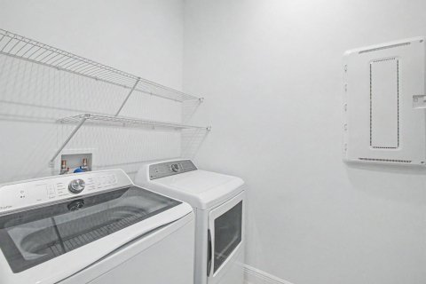 Casa en venta en Port St. Lucie, Florida, 4 dormitorios, 197.79 m2 № 2316973 - foto 16