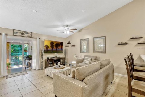 Adosado en venta en Kissimmee, Florida, 3 dormitorios, 106.65 m2 № 1829446 - foto 9