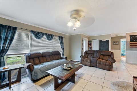 Villa ou maison à vendre à Cooper City, Floride: 3 chambres, 160.81 m2 № 2003883 - photo 4