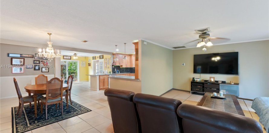 Villa ou maison à Cooper City, Floride 3 chambres, 160.81 m2 № 2003883