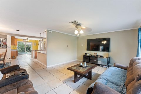 Villa ou maison à vendre à Cooper City, Floride: 3 chambres, 160.81 m2 № 2003883 - photo 3