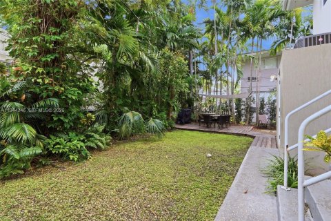 Condo in Bay Harbor Islands, Florida, 2 bedrooms  № 2001645 - photo 3