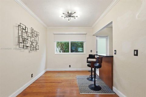 Condo in Bay Harbor Islands, Florida, 2 bedrooms  № 2001645 - photo 9