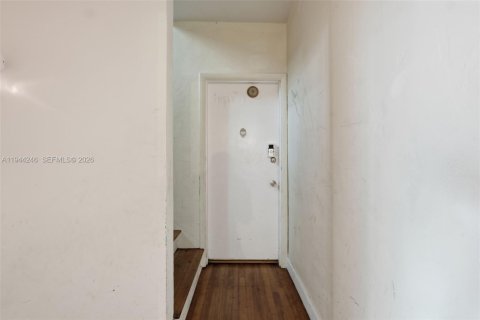 Condo in Bay Harbor Islands, Florida, 2 bedrooms  № 2001645 - photo 21