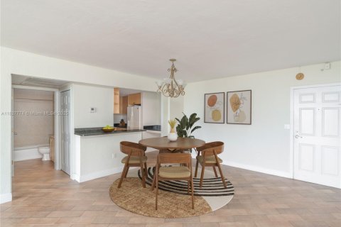 Condo in Bay Harbor Islands, Florida, 1 bedroom  № 1934258 - photo 3