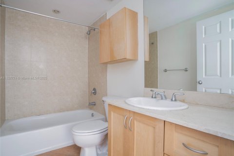 Condo in Bay Harbor Islands, Florida, 1 bedroom  № 1934258 - photo 7