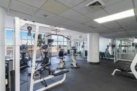 Condo in Bay Harbor Islands, Florida, 1 bedroom  № 1934258 - photo 11