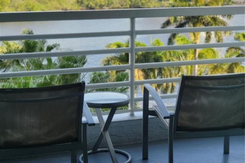 Condominio en venta en Fort Lauderdale, Florida, 2 dormitorios № 1867264 - foto 1