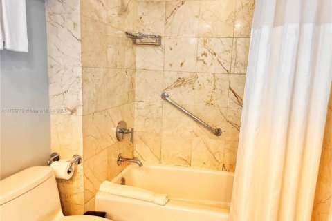 Condominio en venta en Fort Lauderdale, Florida, 2 dormitorios № 1867264 - foto 7
